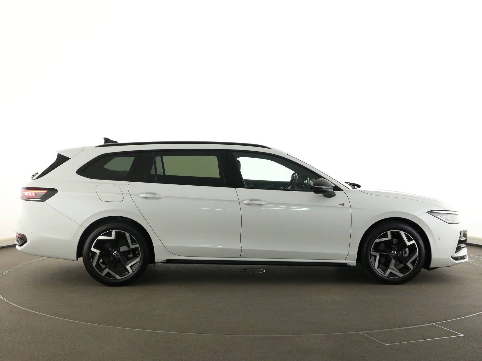 VW Passat Variant - Bild 12