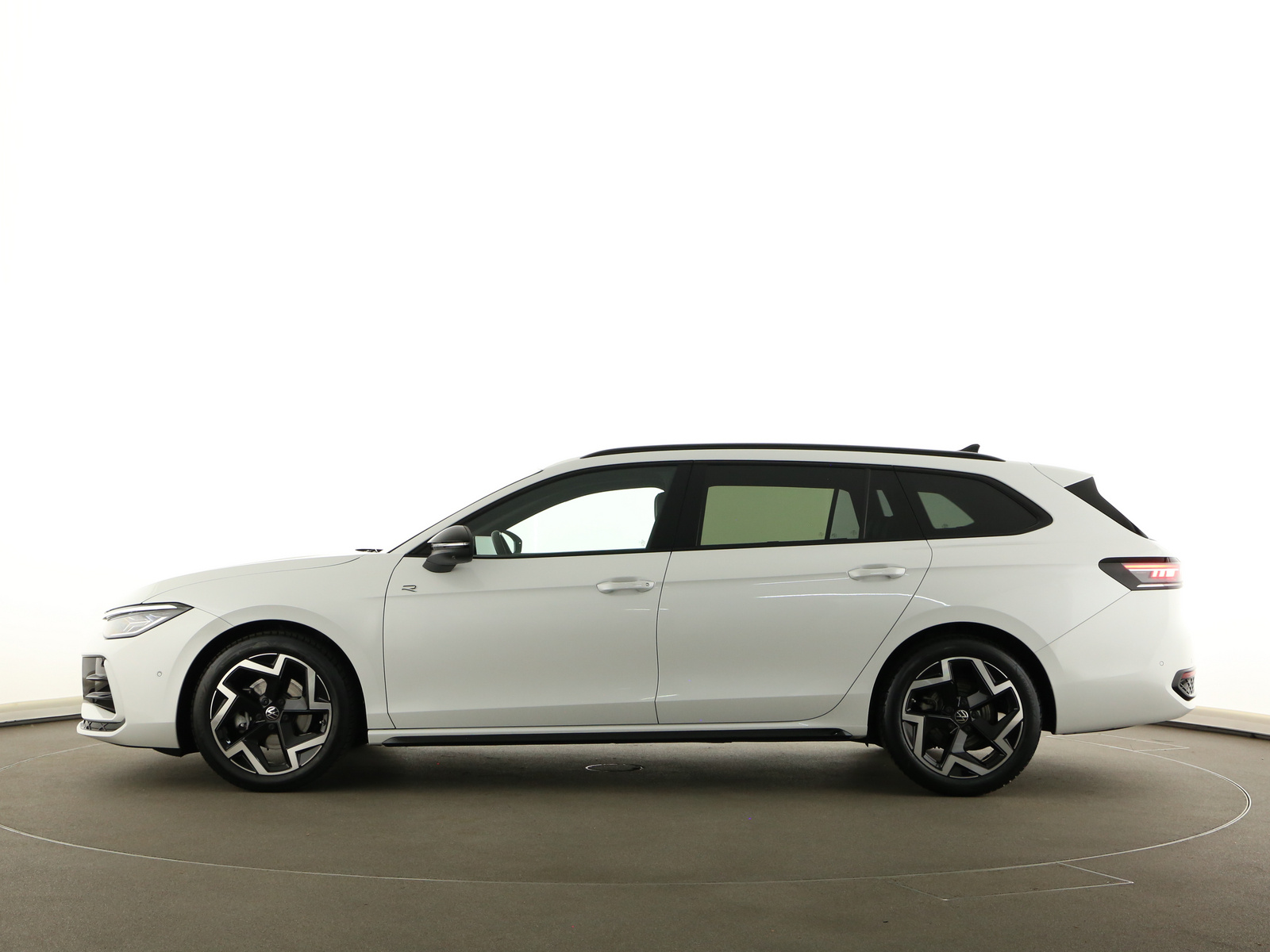 VW Passat Variant - Bild 8