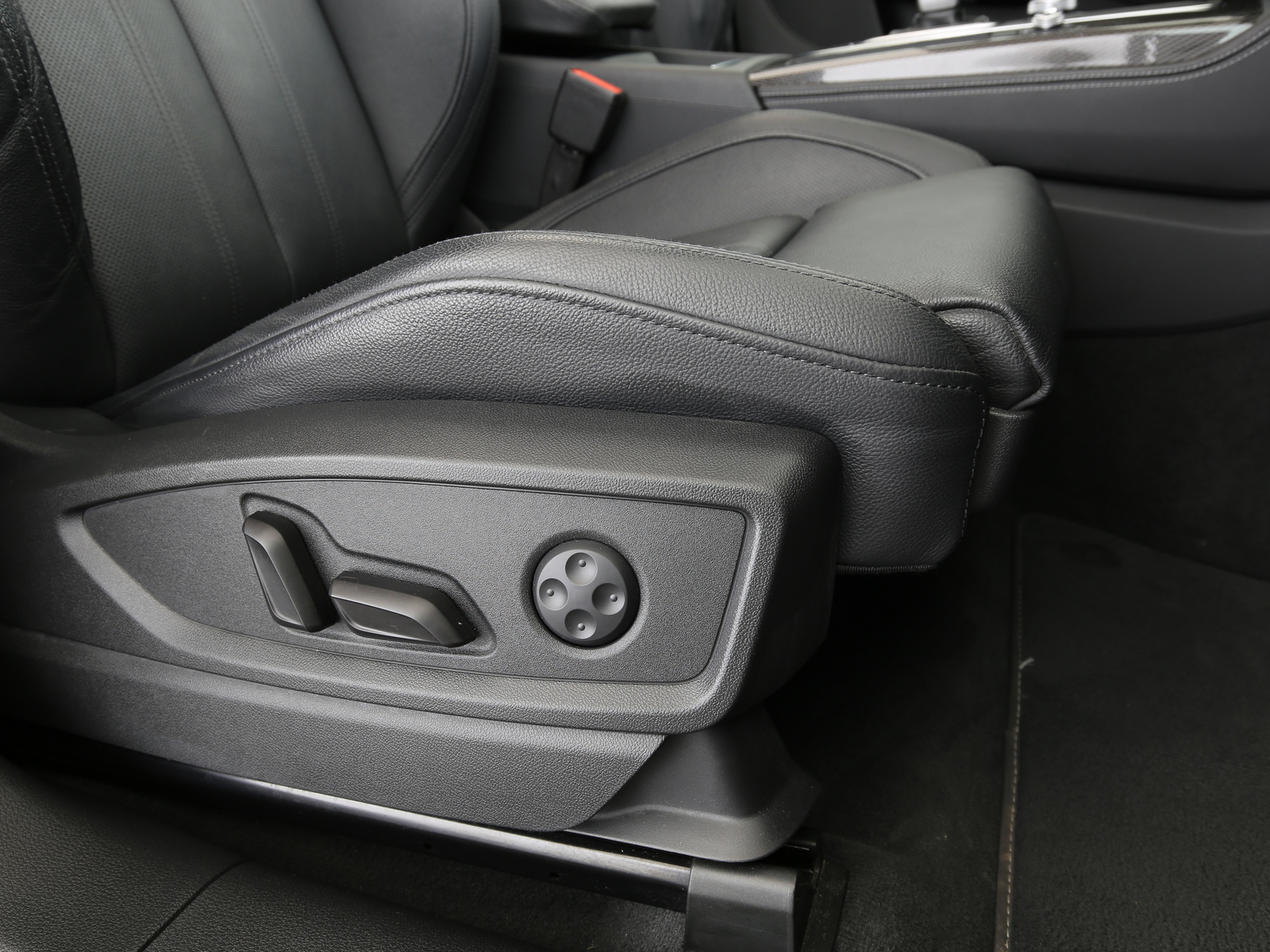 Audi SQ5 - Bild 21