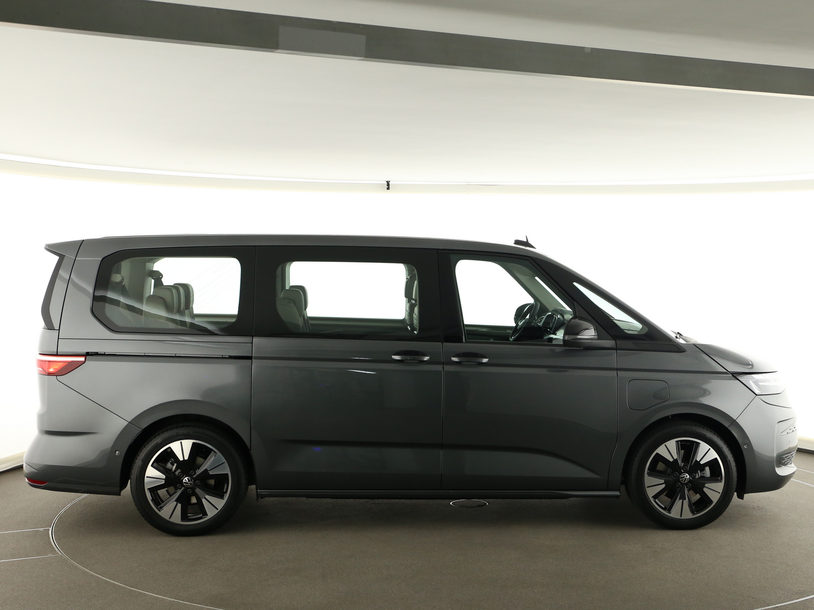 VW Multivan - Photo 12