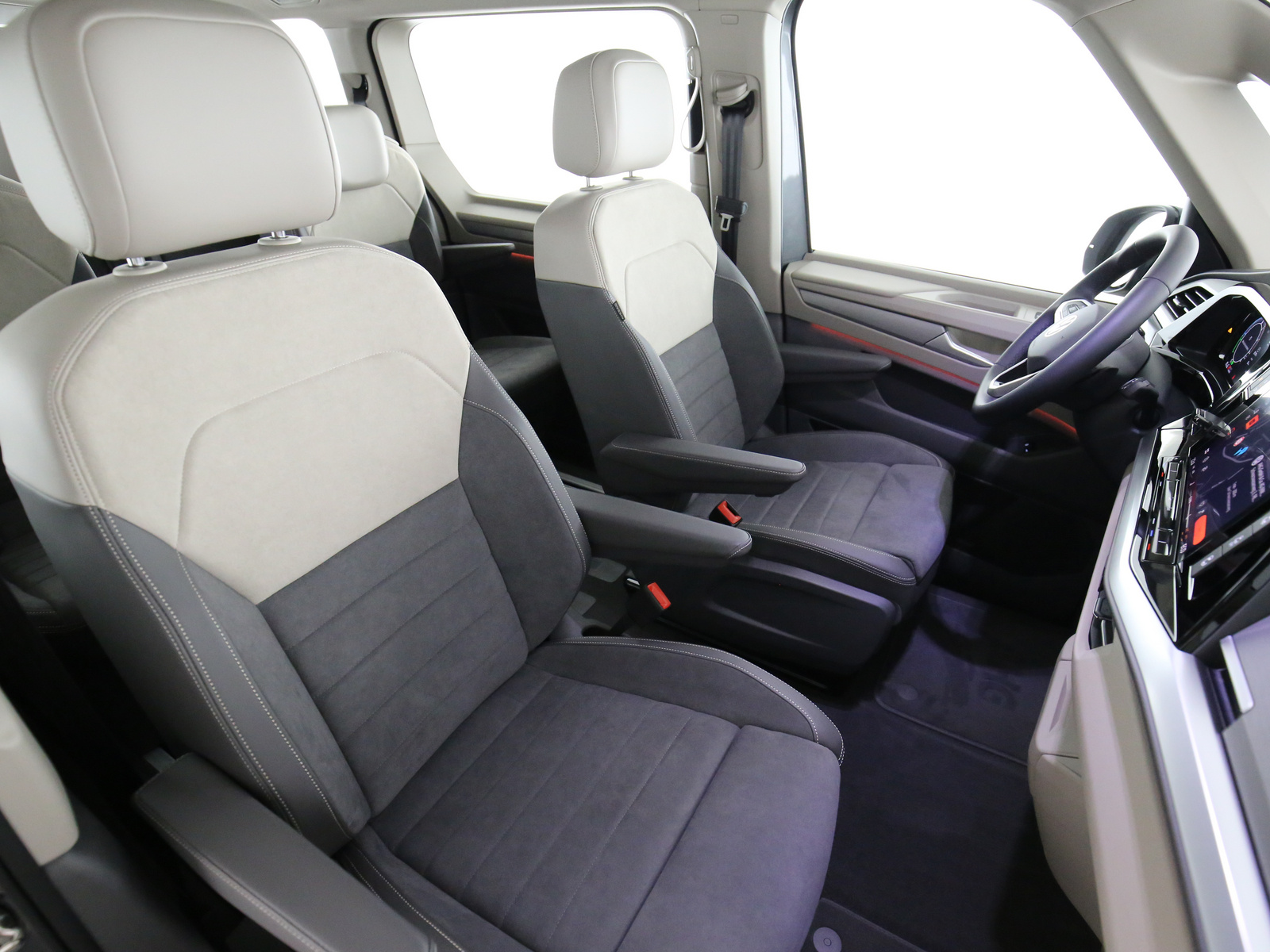 VW Multivan - Photo 18
