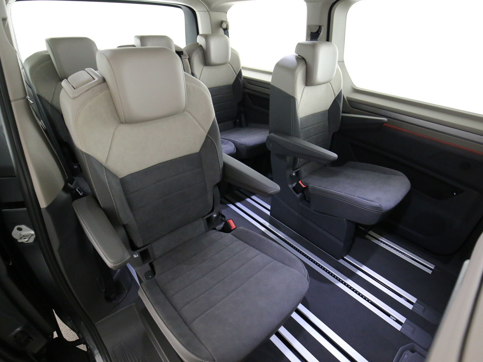 VW Multivan - Photo 19