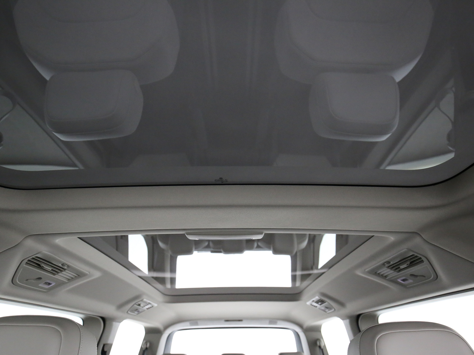 VW Multivan - Photo 24