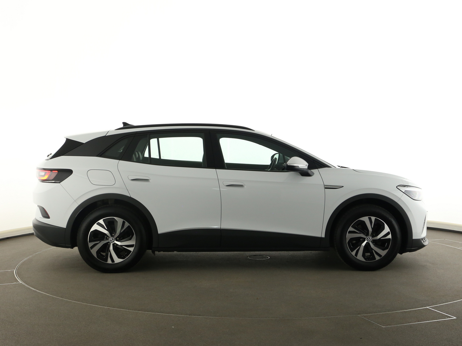 VW ID.4 - Image 12