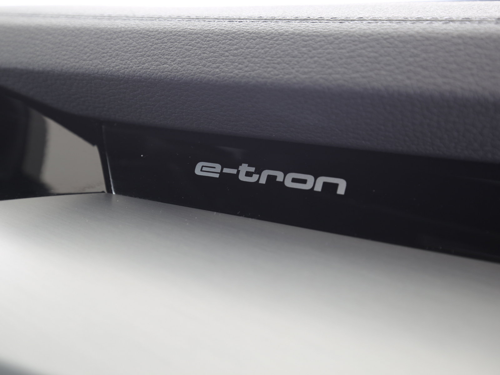 Audi Q8 e-tron - Bild 19
