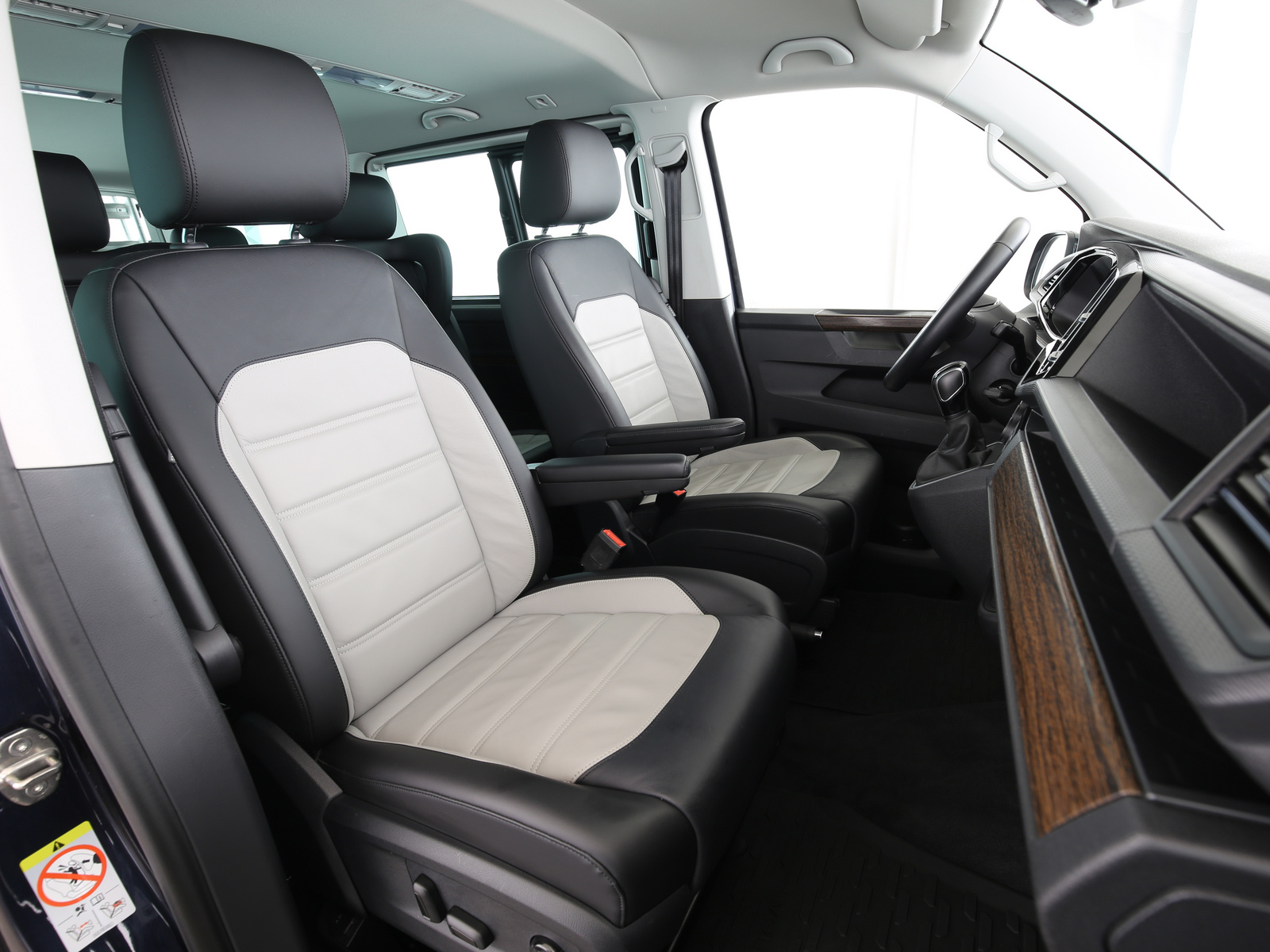 VW Multivan - Bild 23