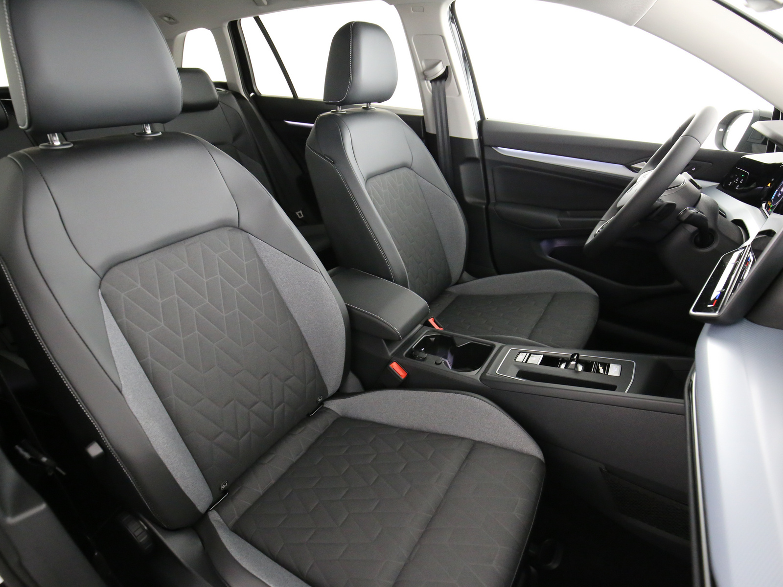 VW Golf VIII Variant - Bild 14