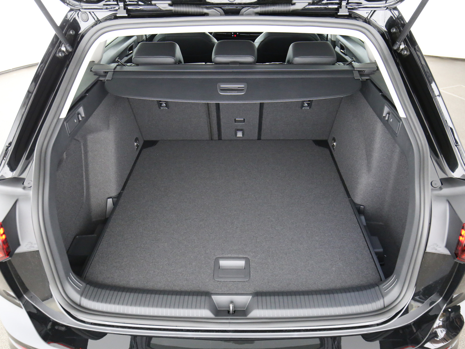 VW Golf VIII Variant - Bild 24