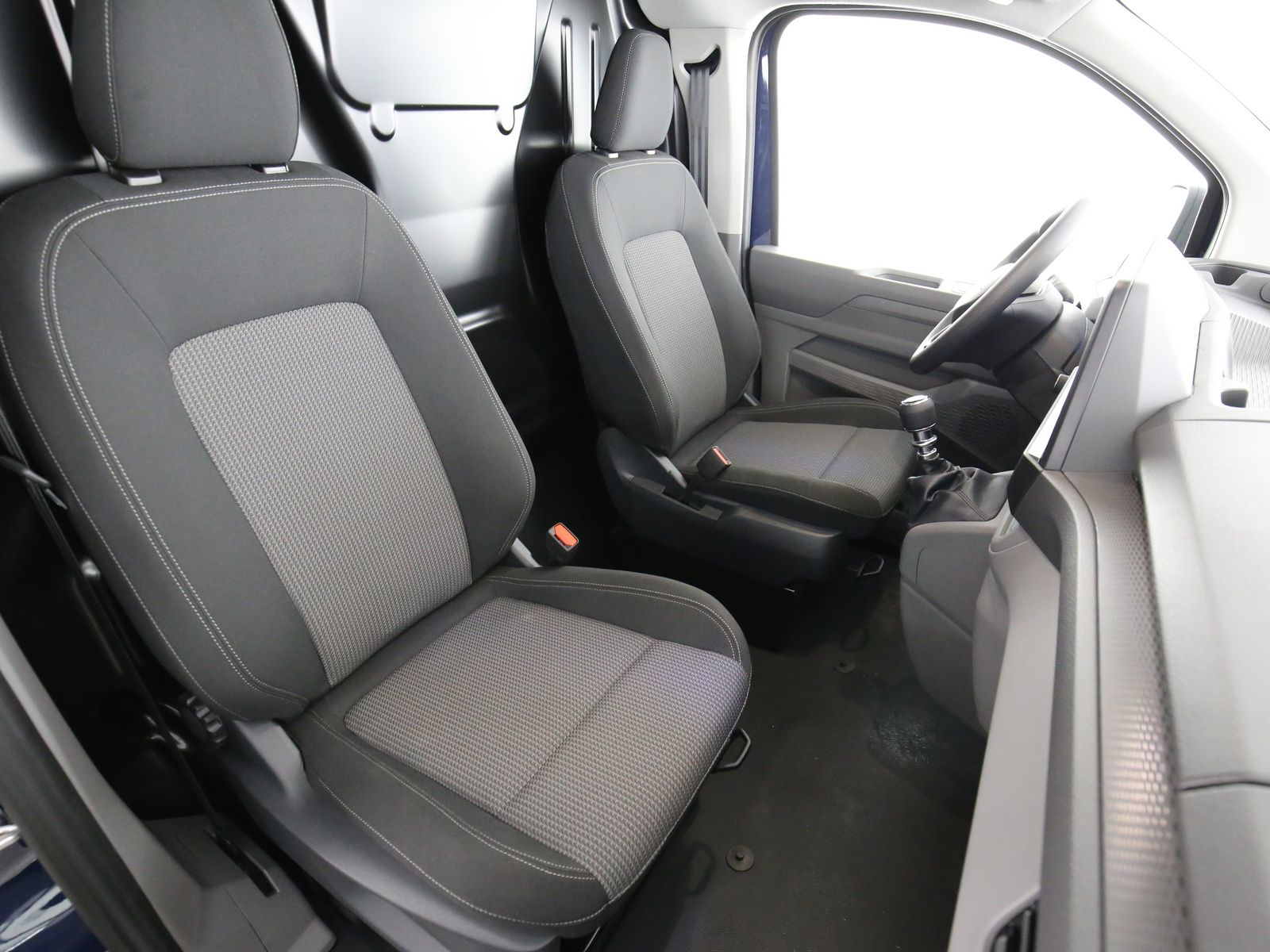VW T7 Commerce - Bild 14