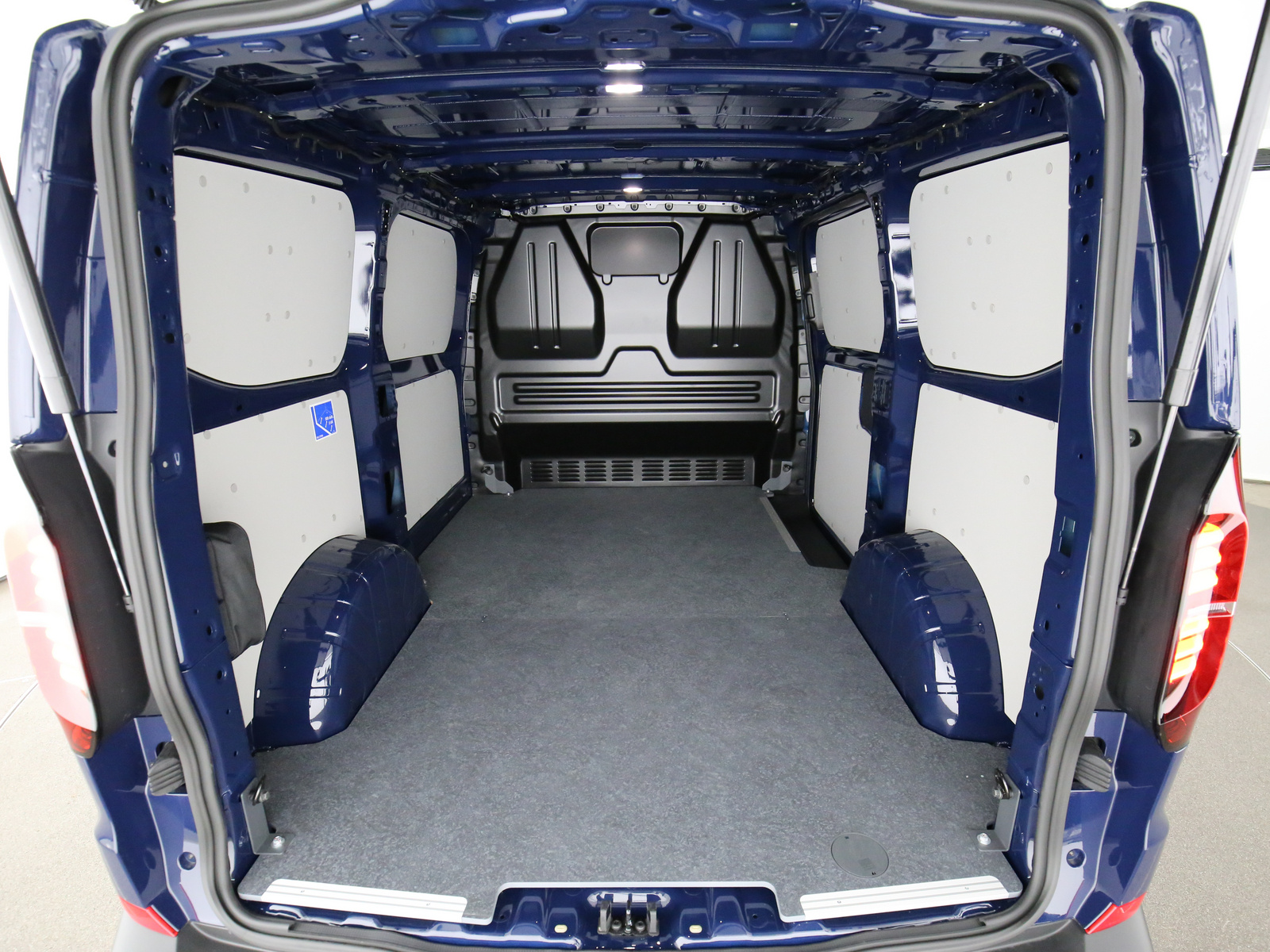 VW T7 Commerce - Bild 23