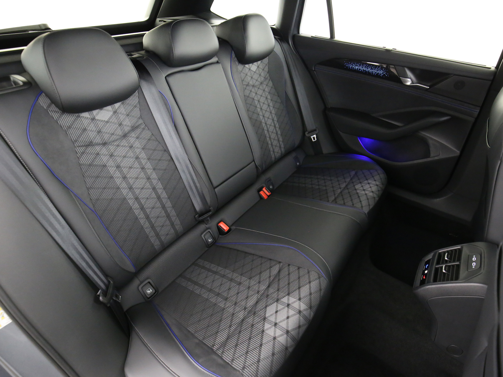 VW Passat Variant - Bild 15