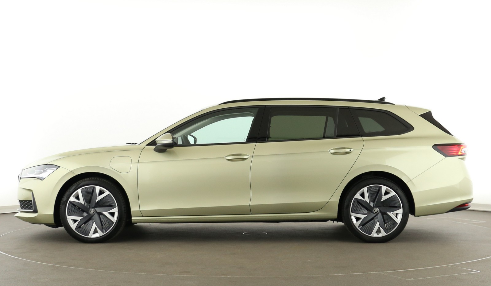 Skoda Superb Combi - Bild 4
