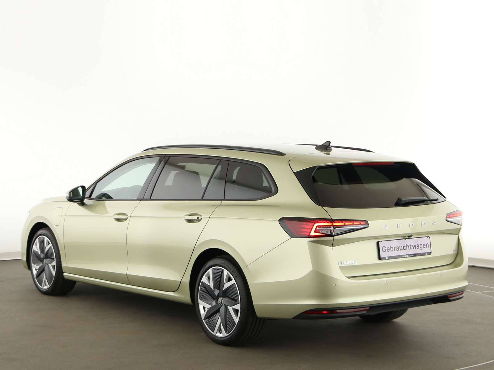 Skoda Superb Combi - Bild 5