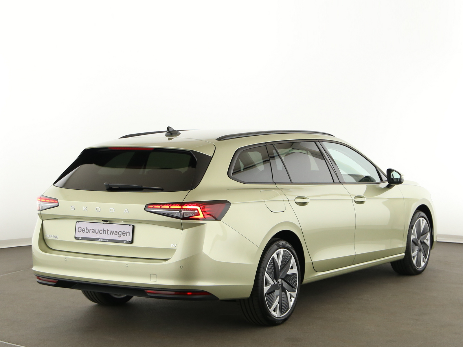 Skoda Superb Combi - Bild 7