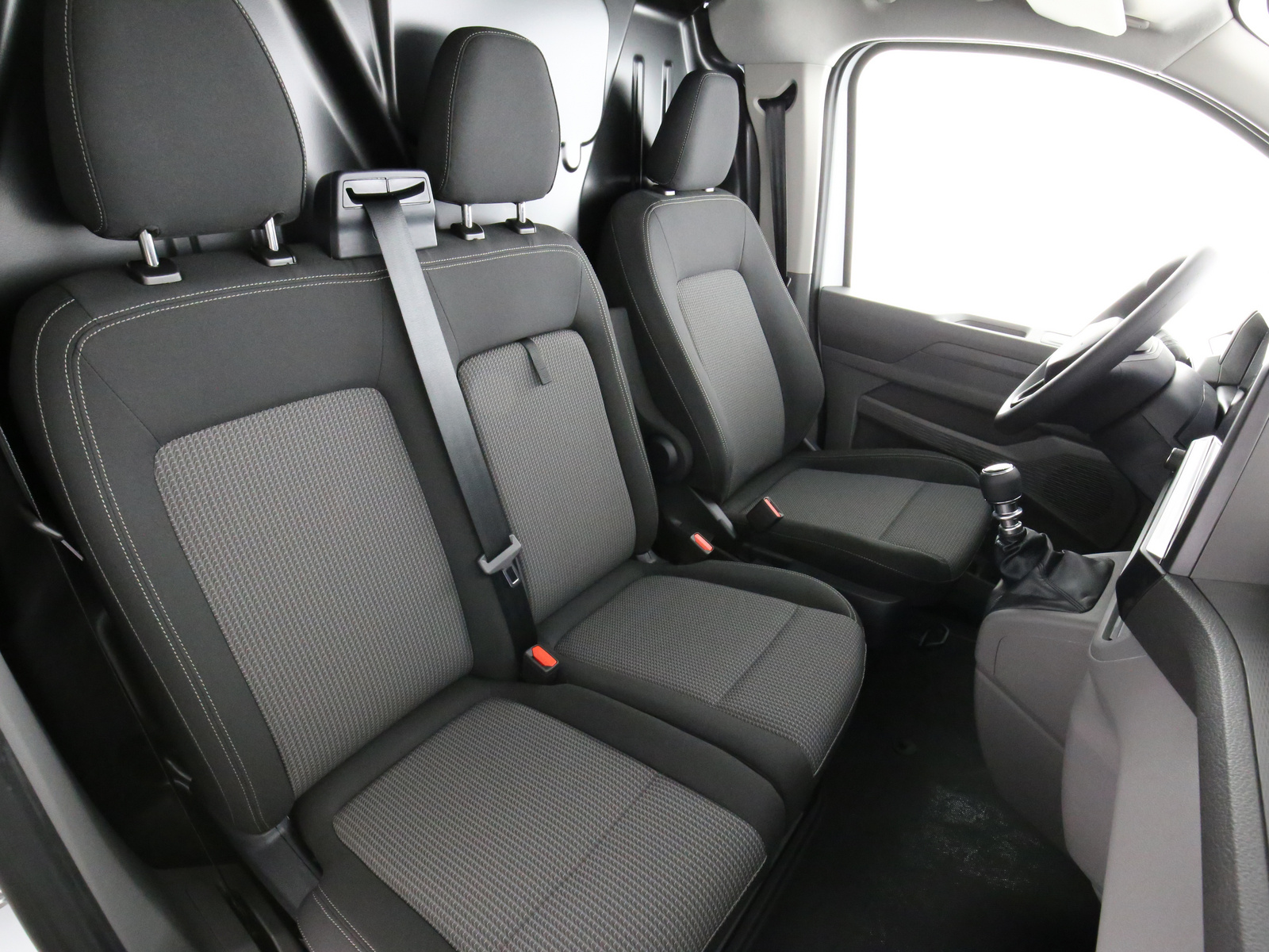 VW T7 Commerce - Bild 14
