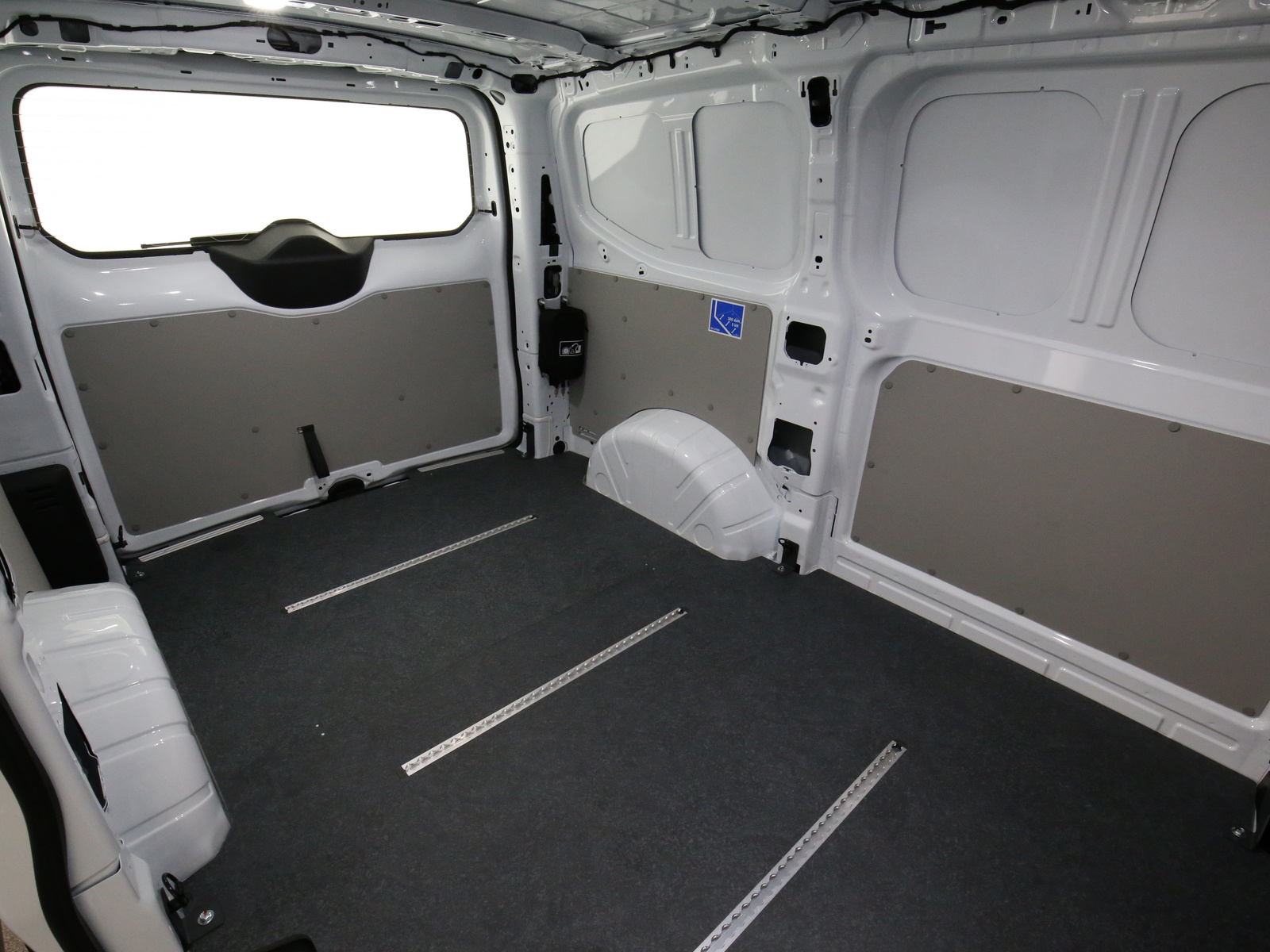 VW T7 Commerce - Bild 15