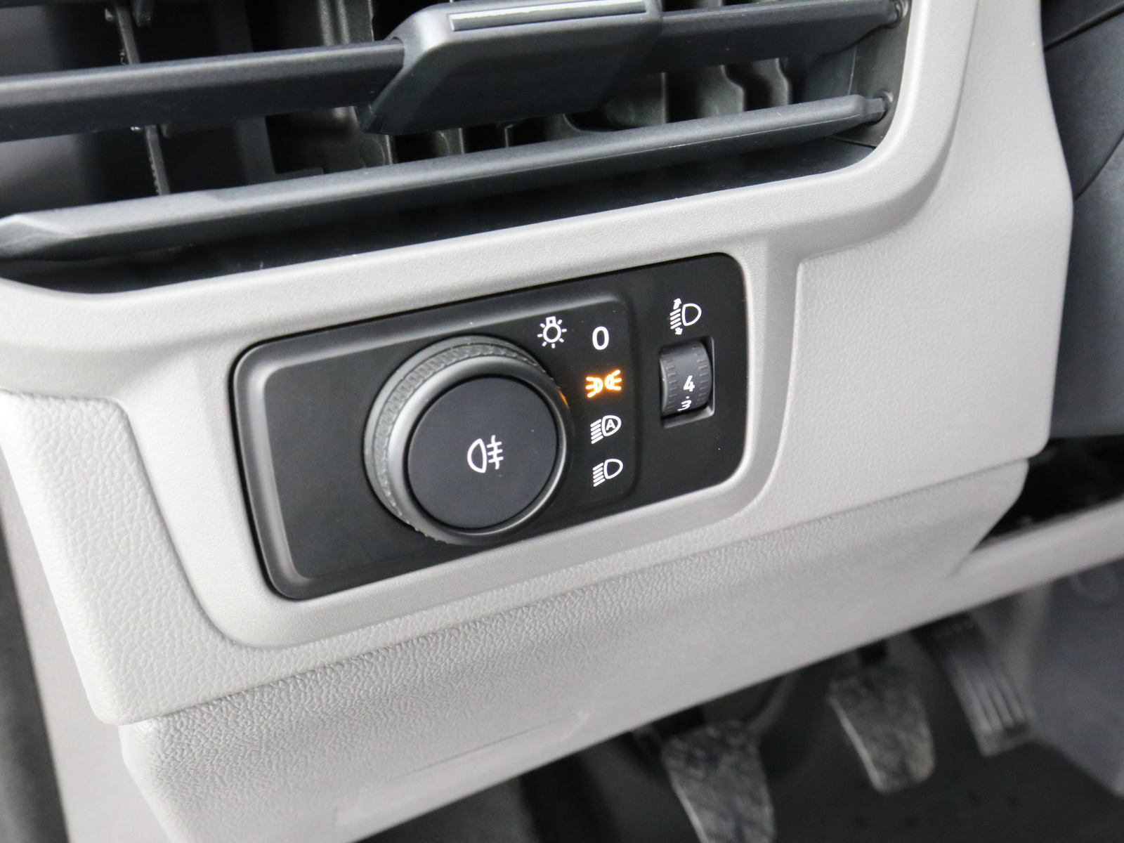 VW T7 Commerce - Bild 17