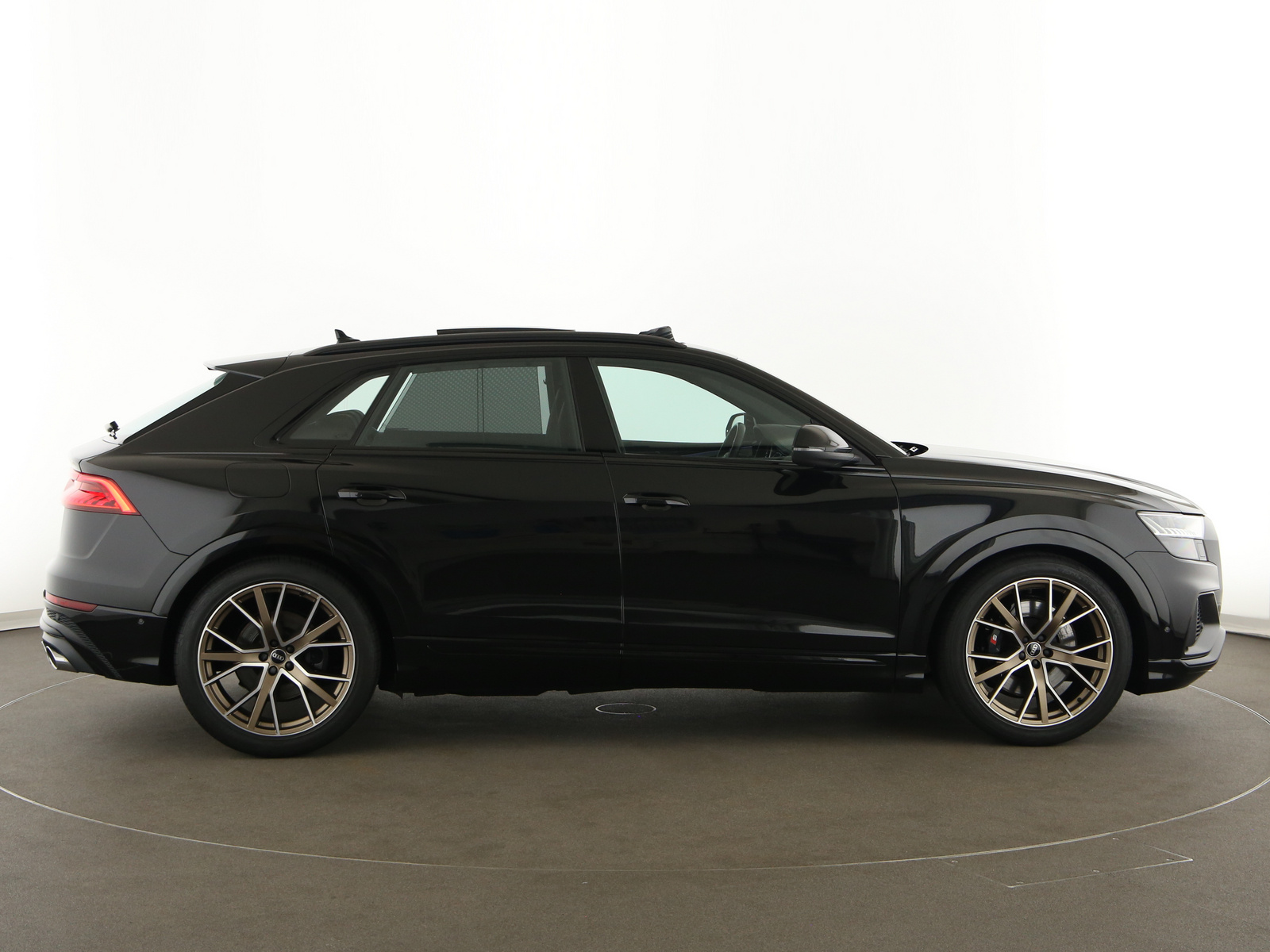Audi SQ8 - Bild 8