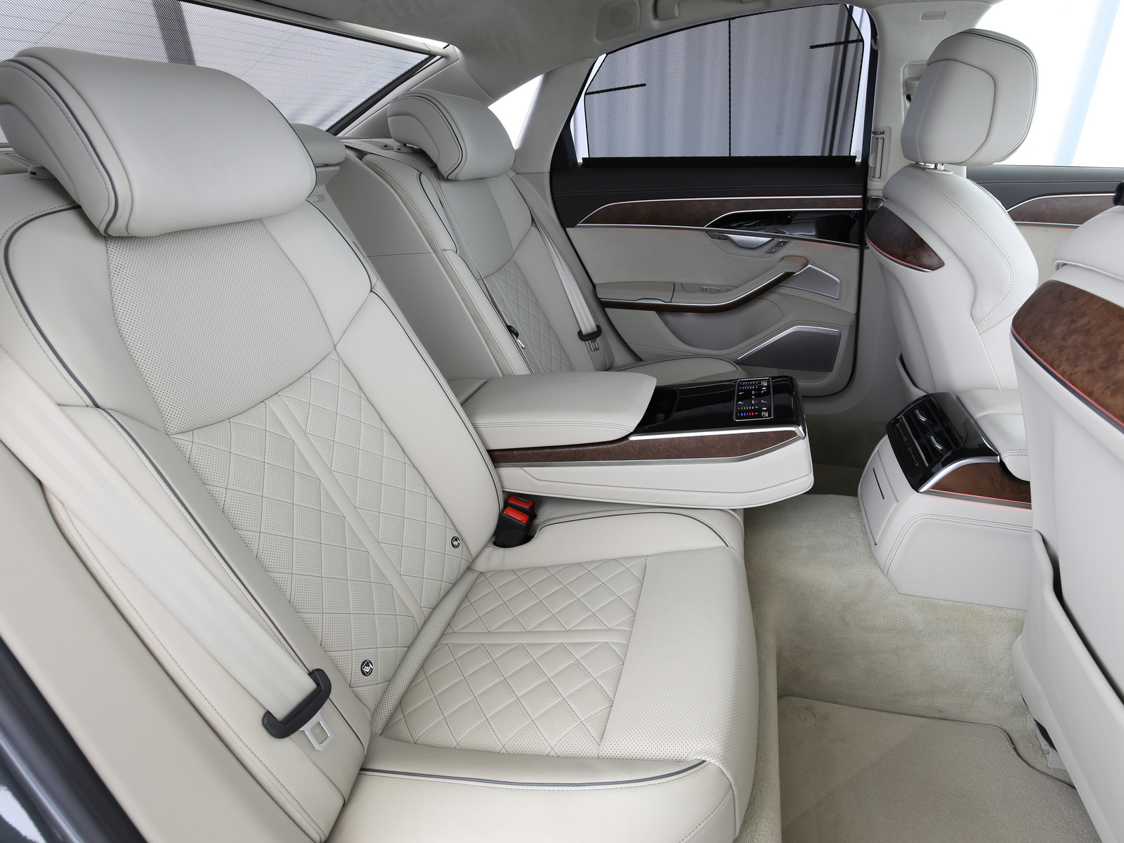 Audi A8 - Bild 15
