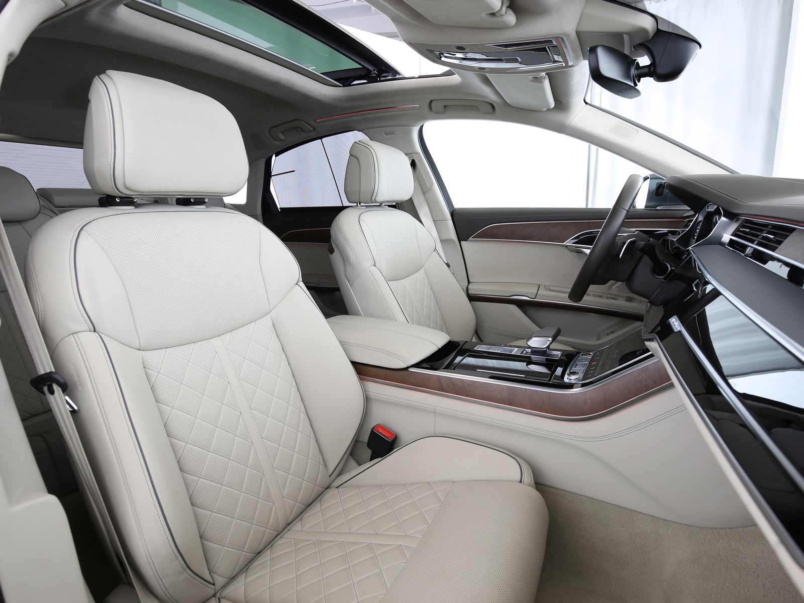 Audi A8 - Bild 25