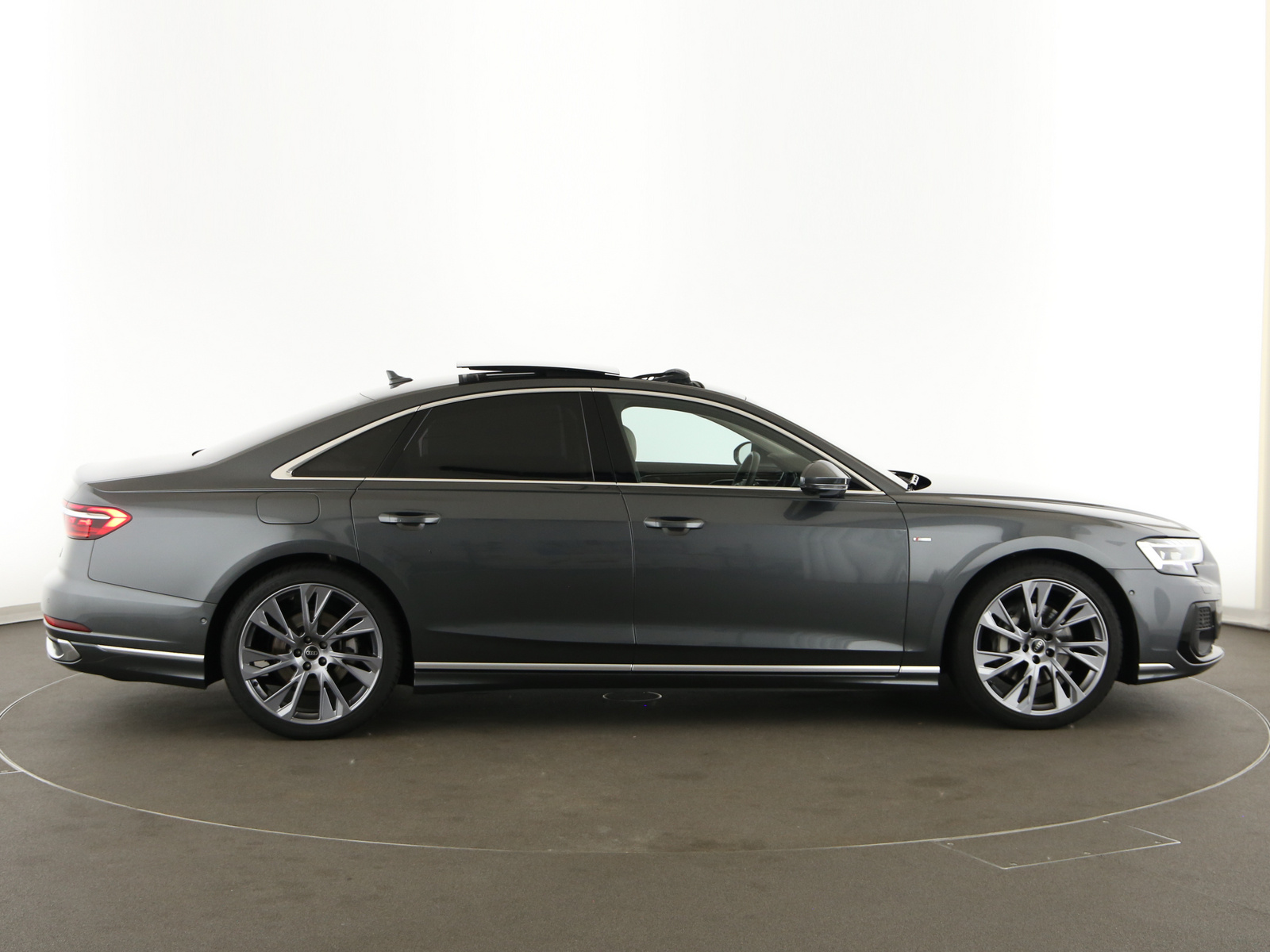 Audi A8 - Bild 8