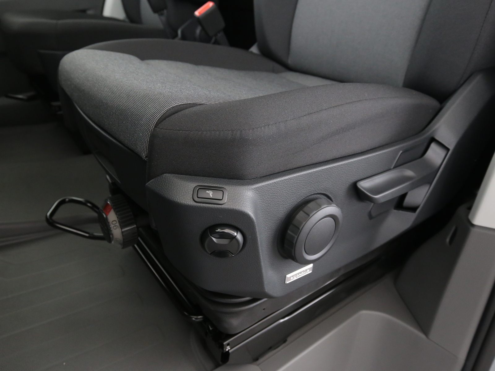 VW Crafter Kasten - Bild 16