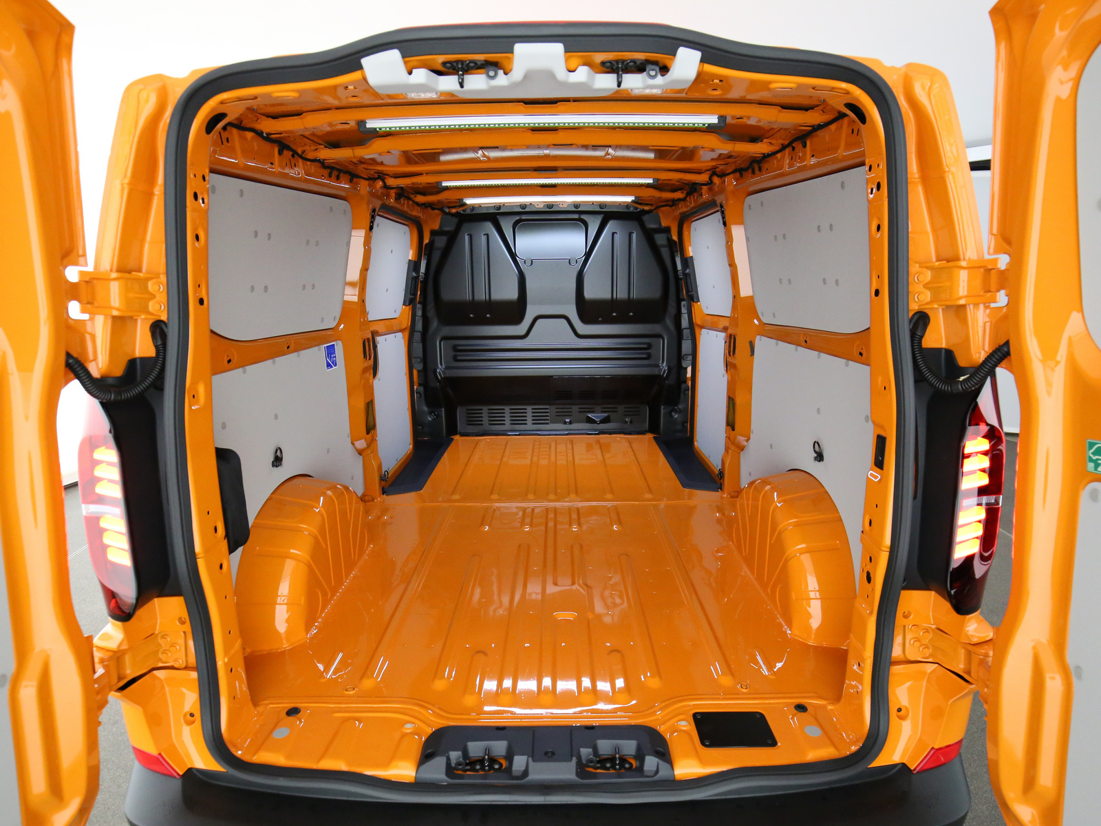VW T7 Commerce - Bild 25