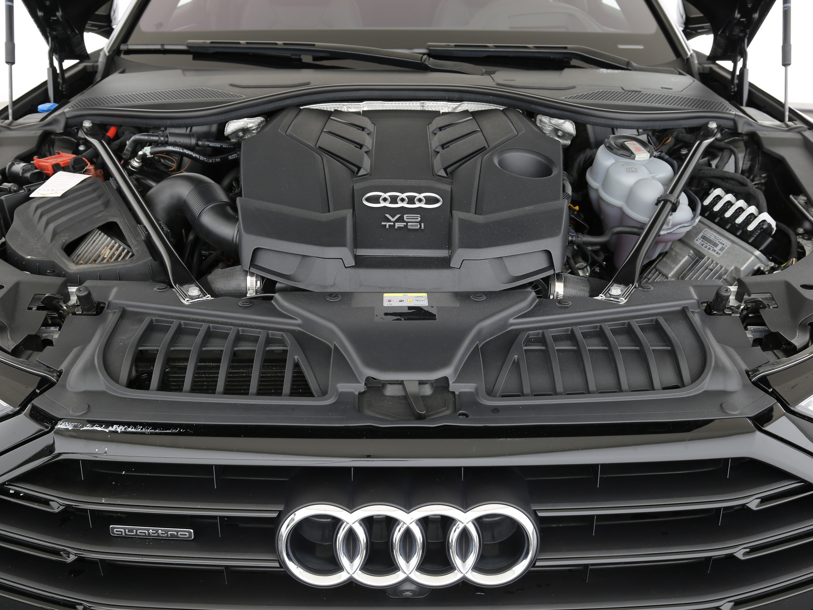 Audi A8 - Bild 24