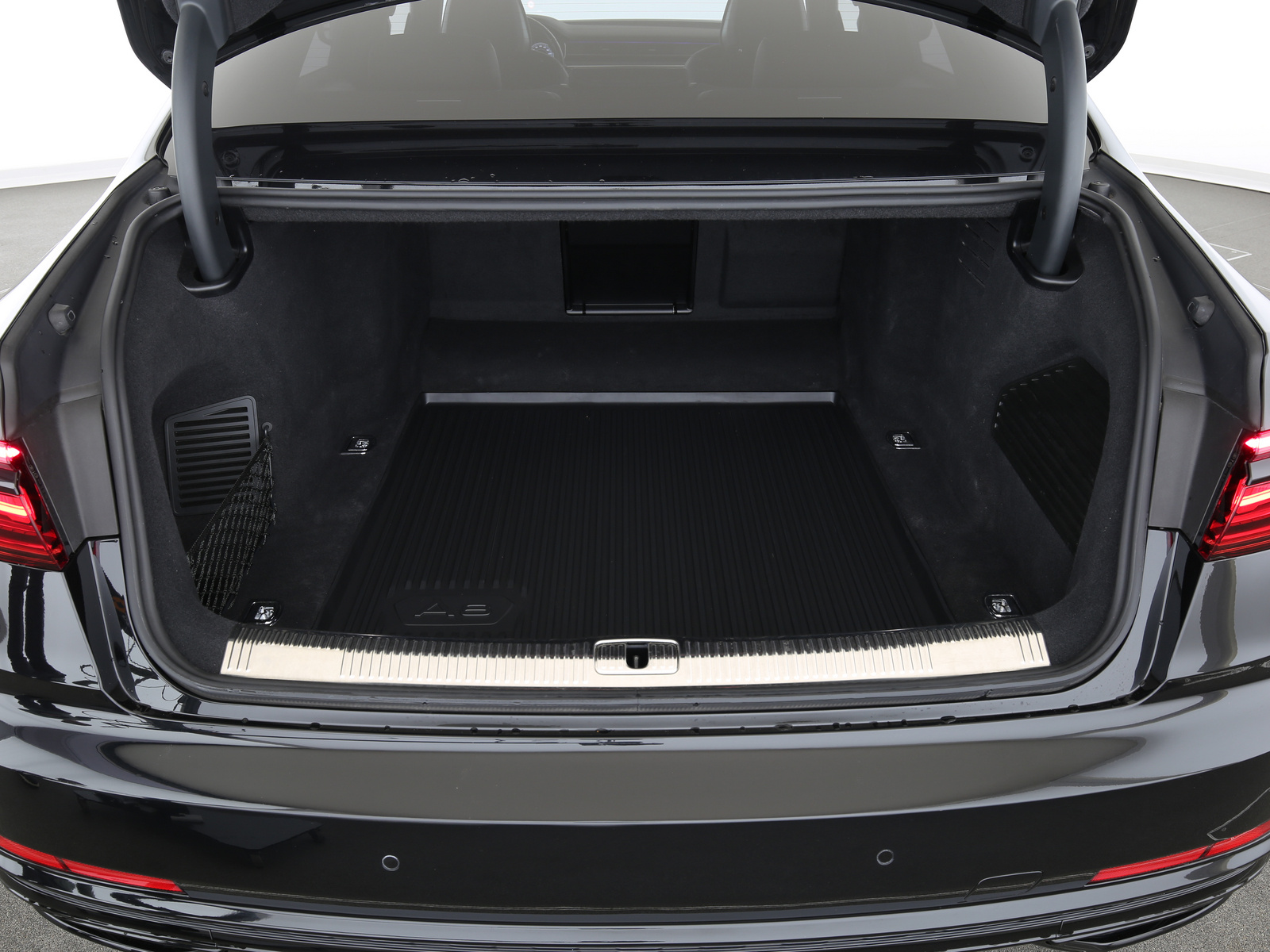 Audi A8 - Bild 25