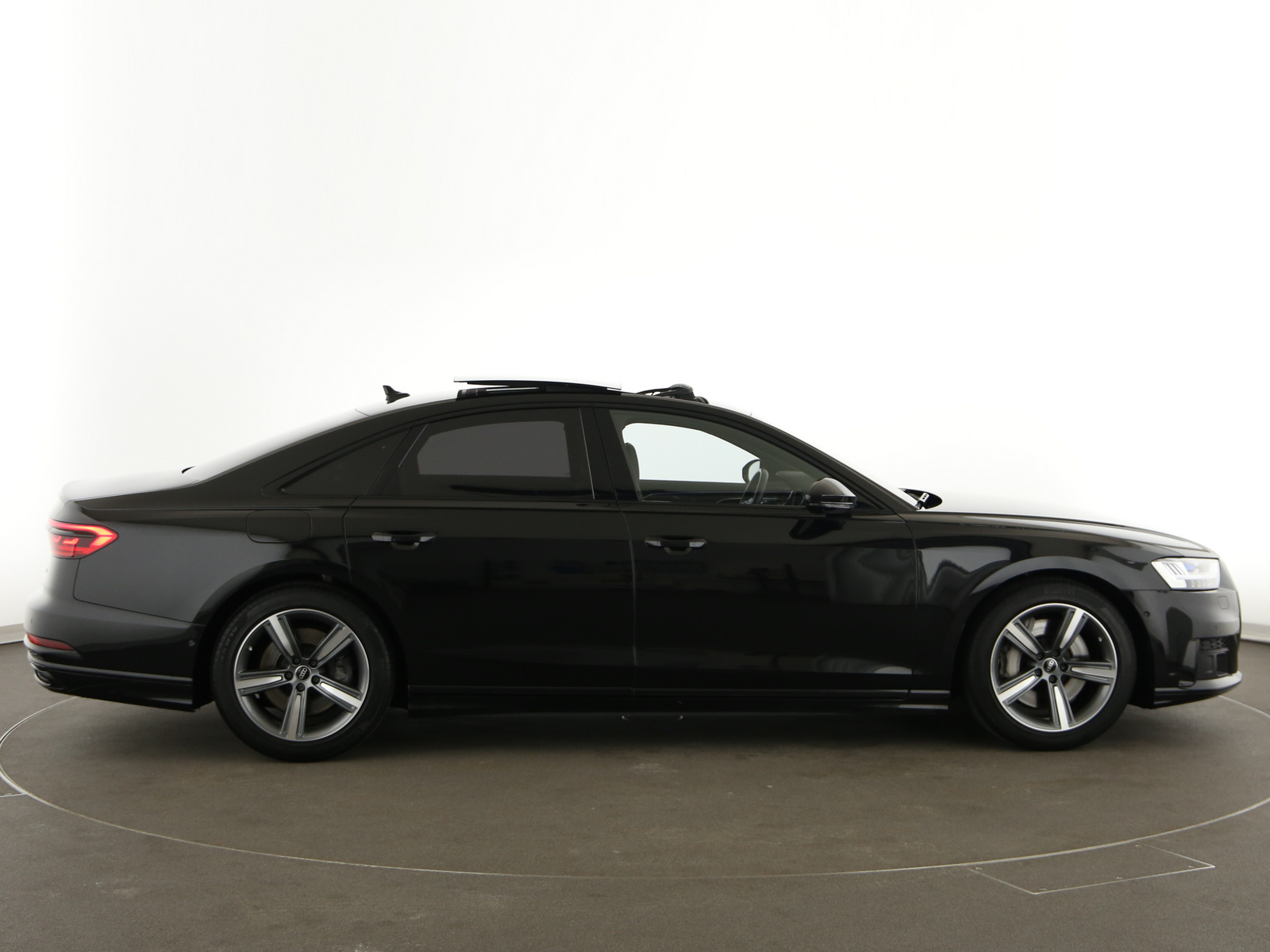 Audi A8 - Bild 8