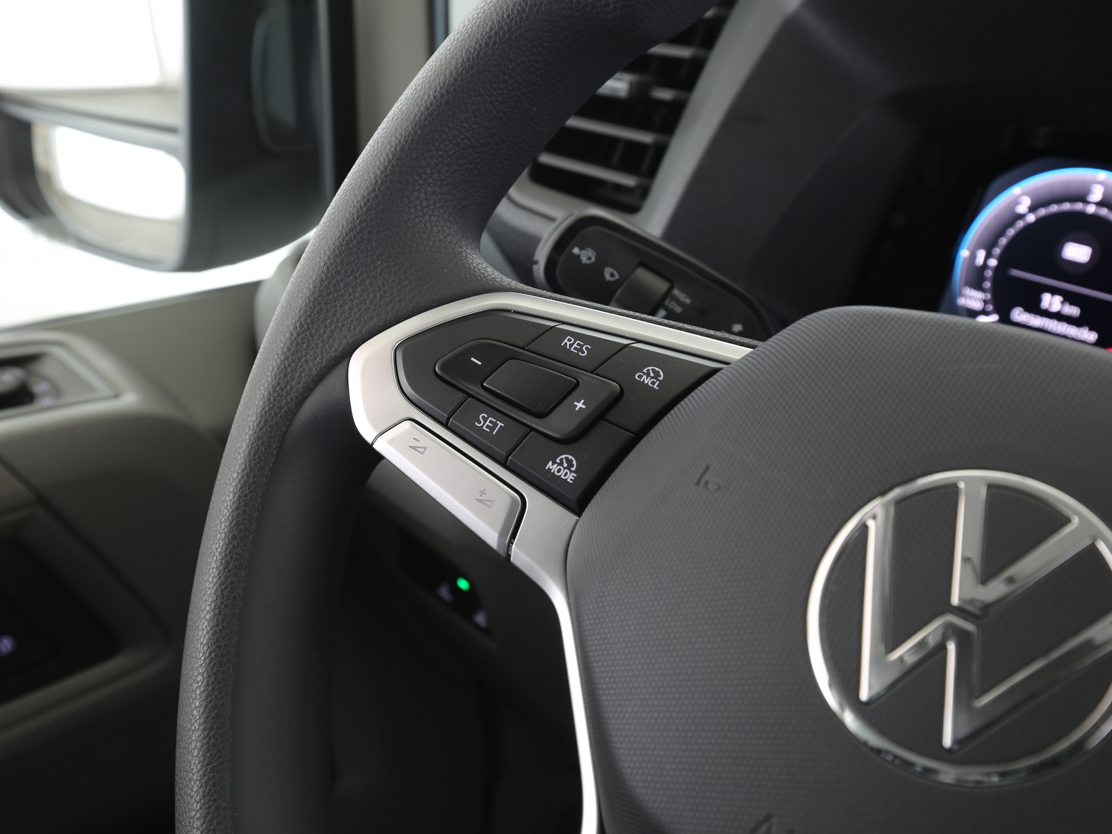 VW Crafter Kasten - Bild 14