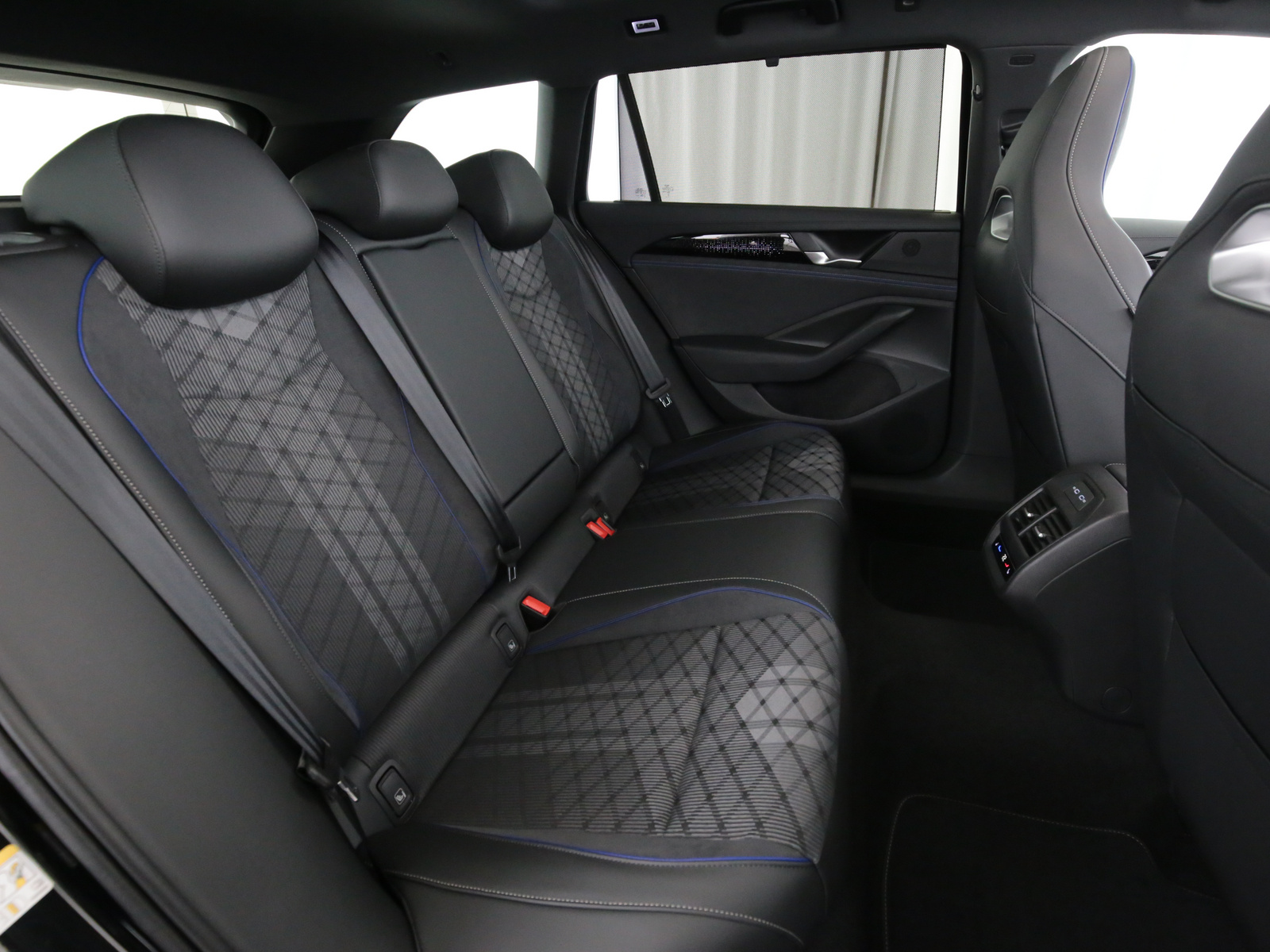 VW Passat Variant - Bild 15