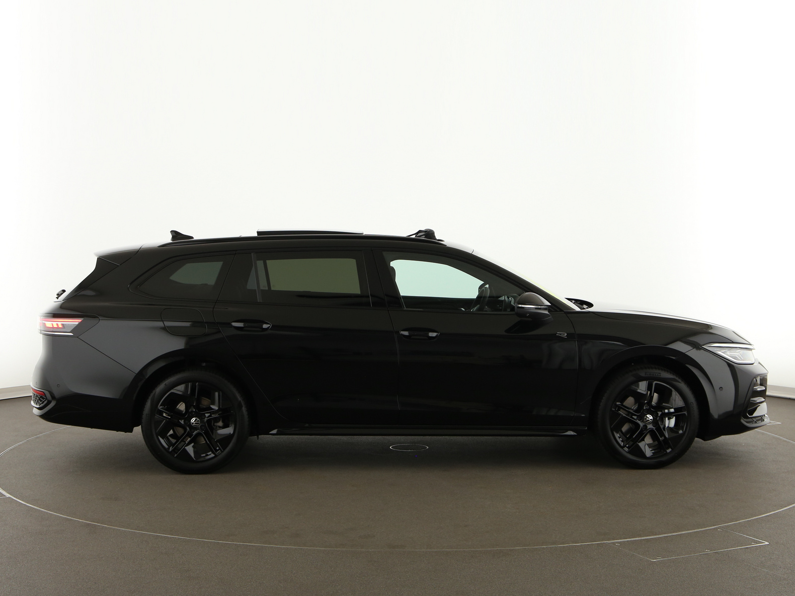 VW Passat Variant - Bild 8