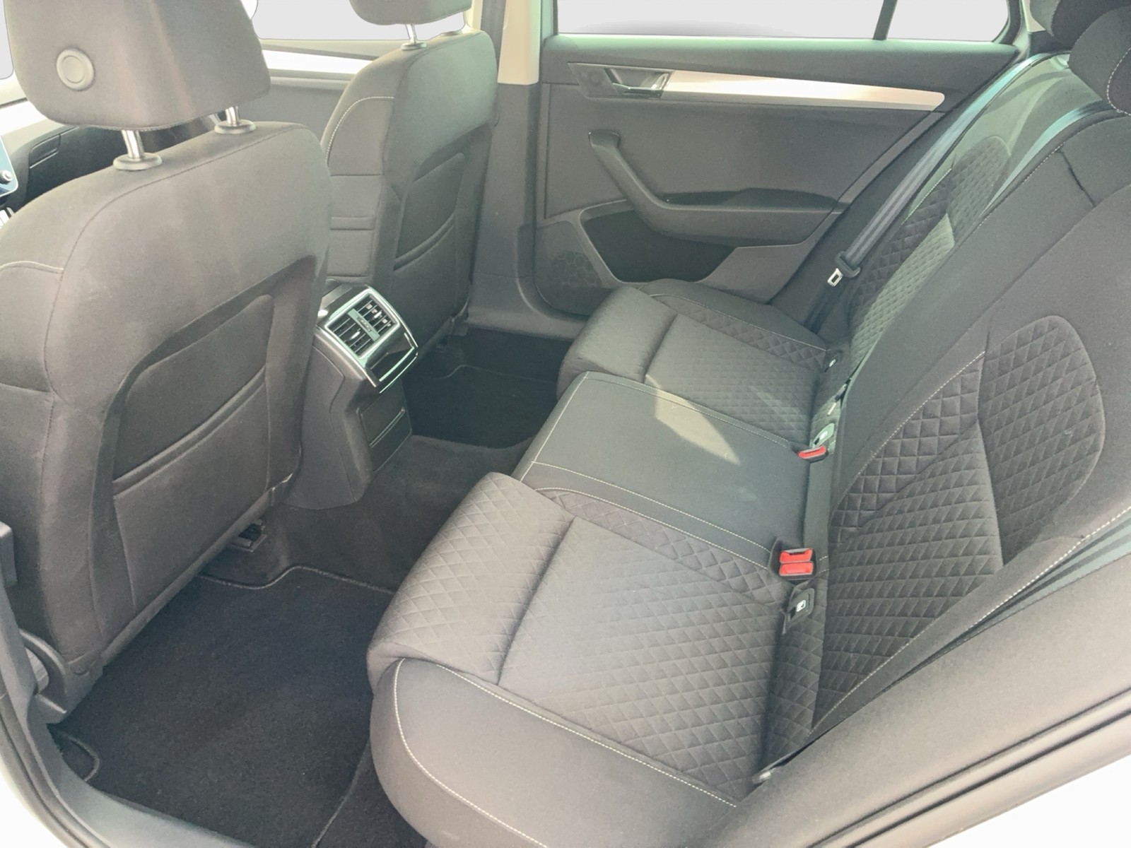 Skoda Superb Combi - Bild 12