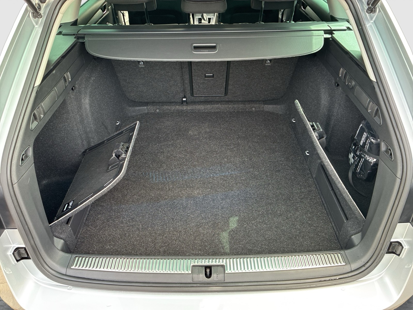 Skoda Superb Combi - Bild 15