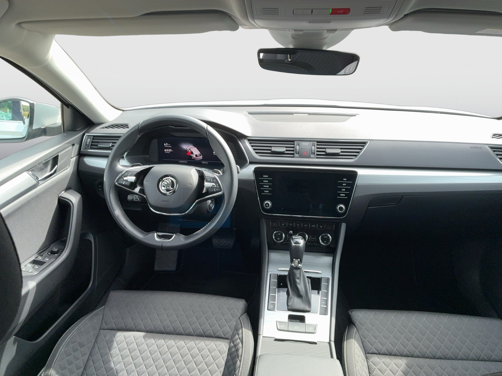 Skoda Superb Combi - Bild 9