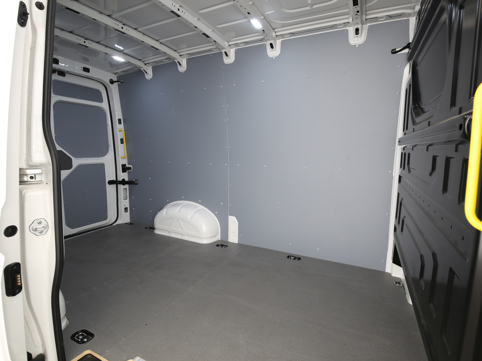 VW Crafter Kasten - Bild 15