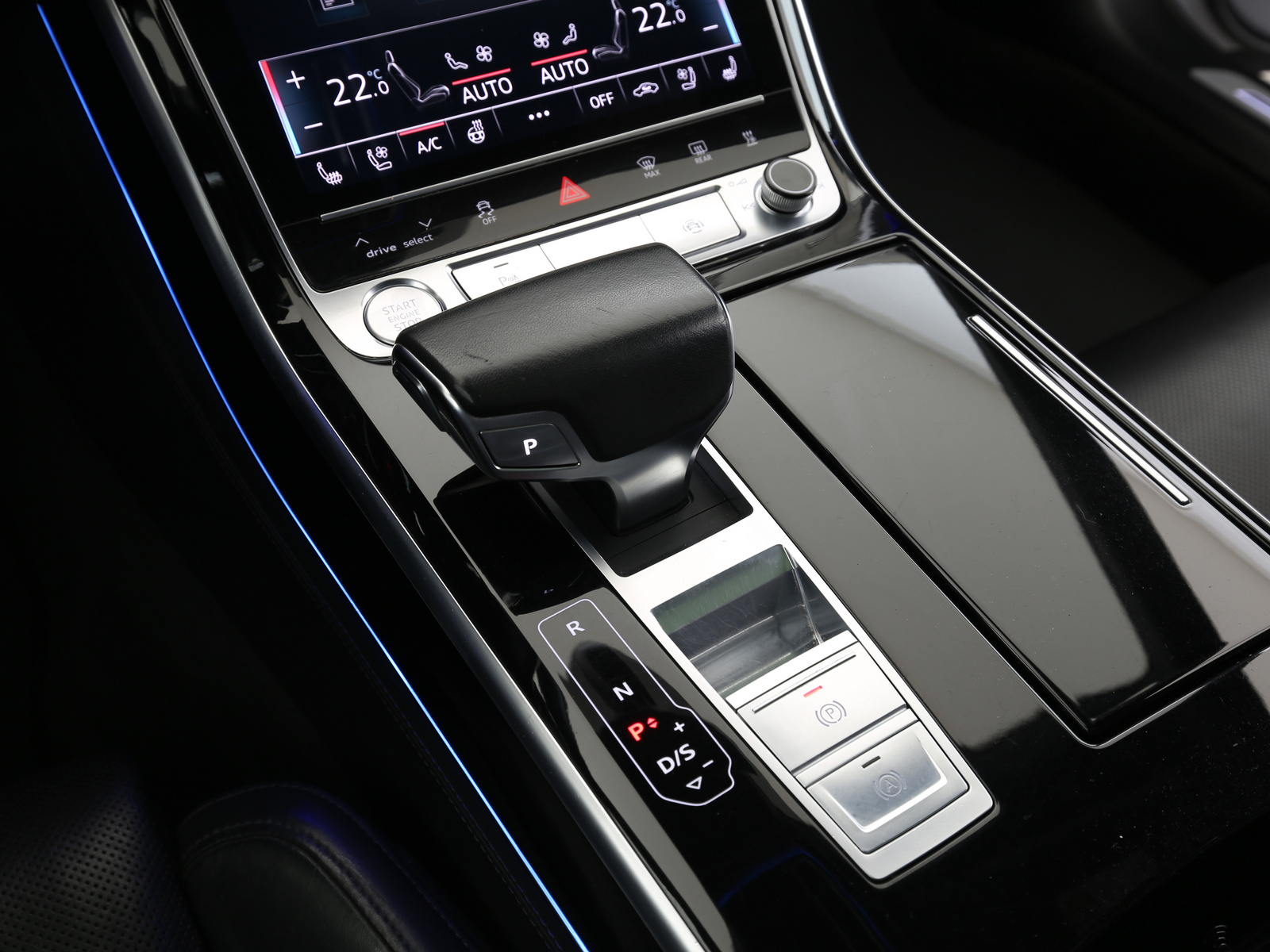 Audi A8 - Bild 17