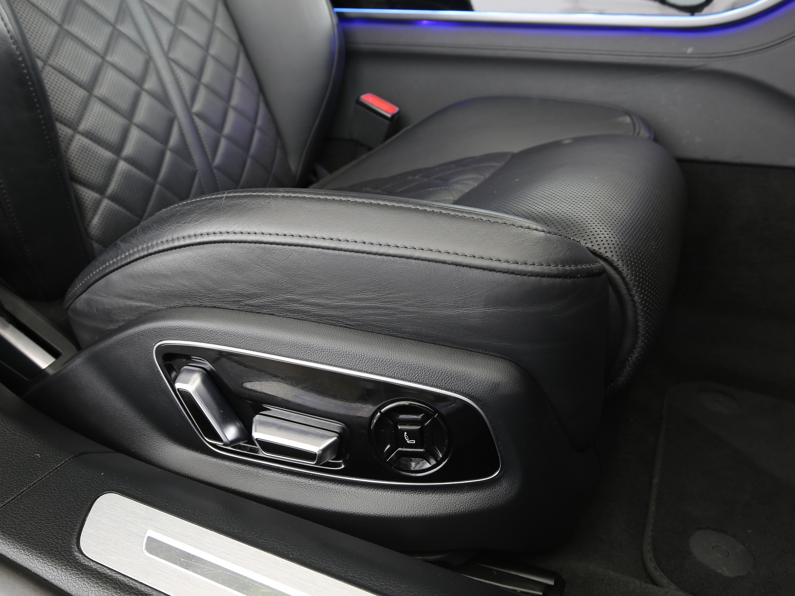 Audi A8 - Bild 21