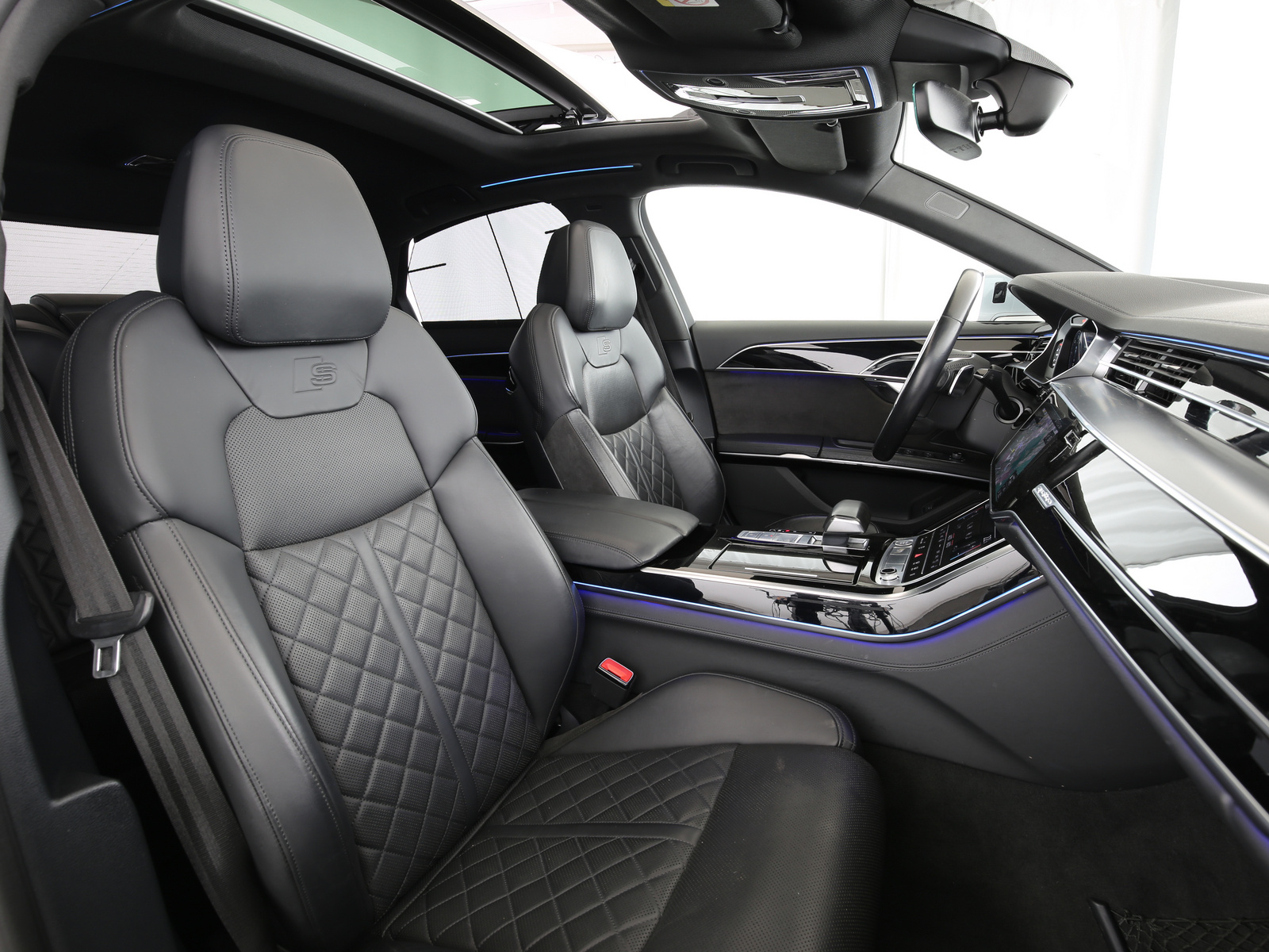 Audi A8 - Bild 24