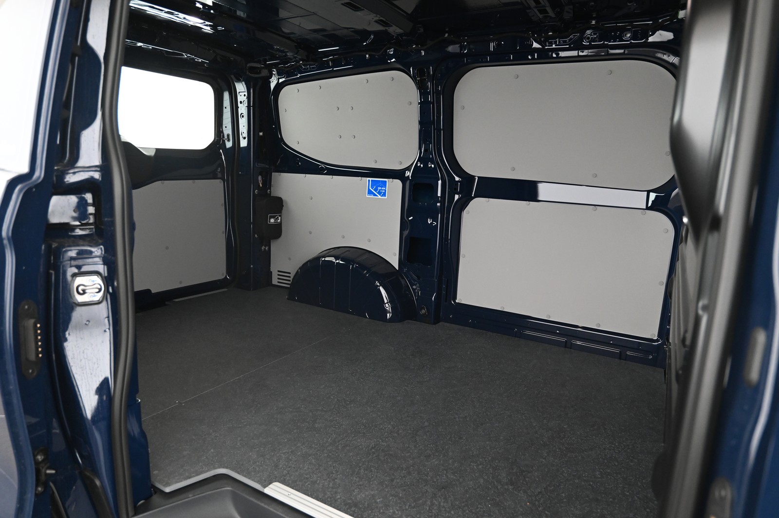VW T7 Commerce - Bild 14